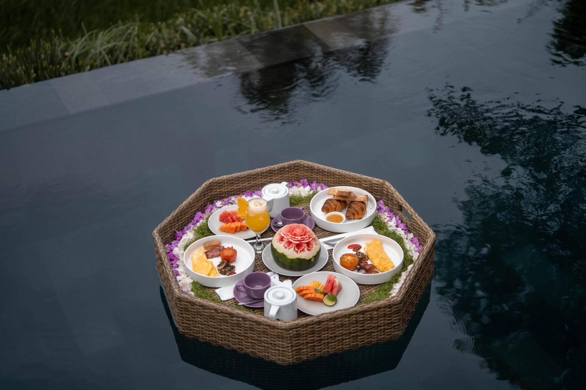 The Sender Pool Suites Убуд Екстериор снимка